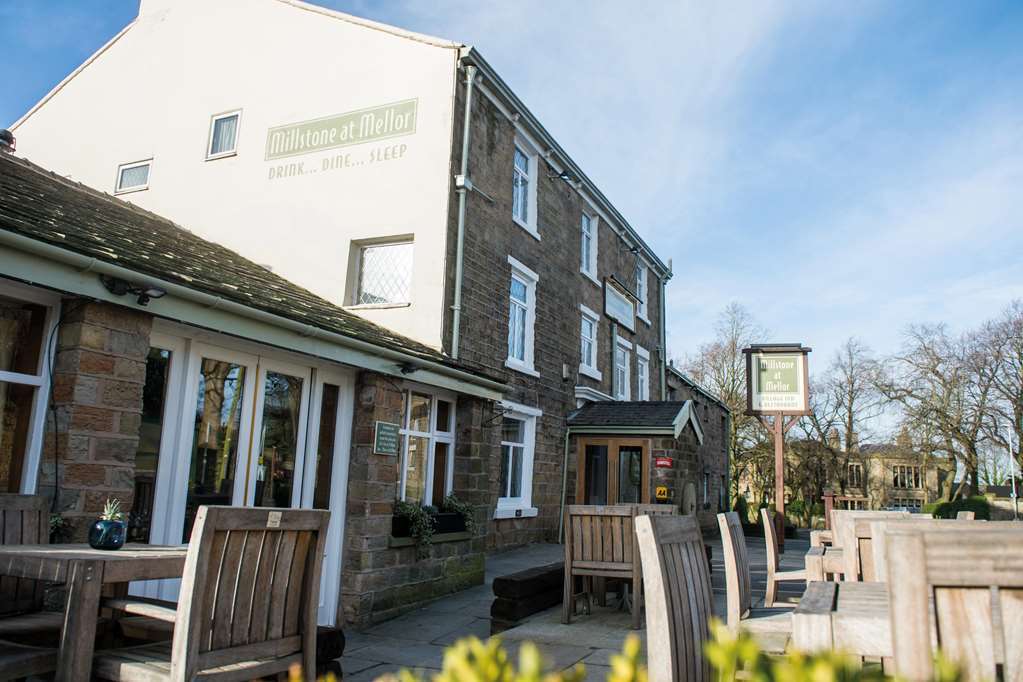Hotel The Millstone, Mellor Blackburn  Esterno foto The Green Man, 2015