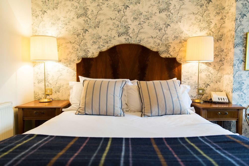 Hotel The Millstone, Mellor Blackburn  Esterno foto A bedroom at the hotel