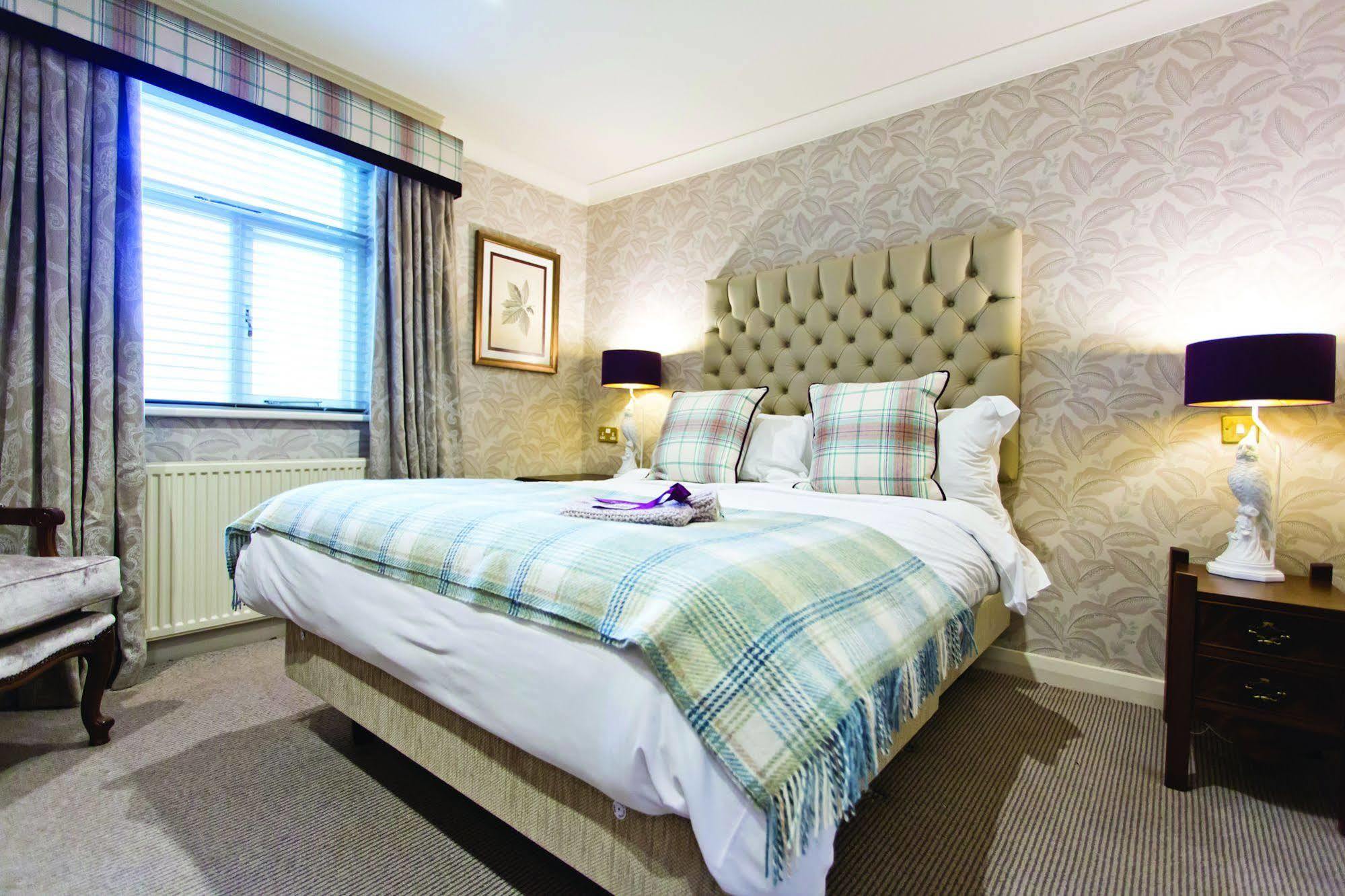 Hotel The Millstone, Mellor Blackburn  Esterno foto A bedroom at the hotel