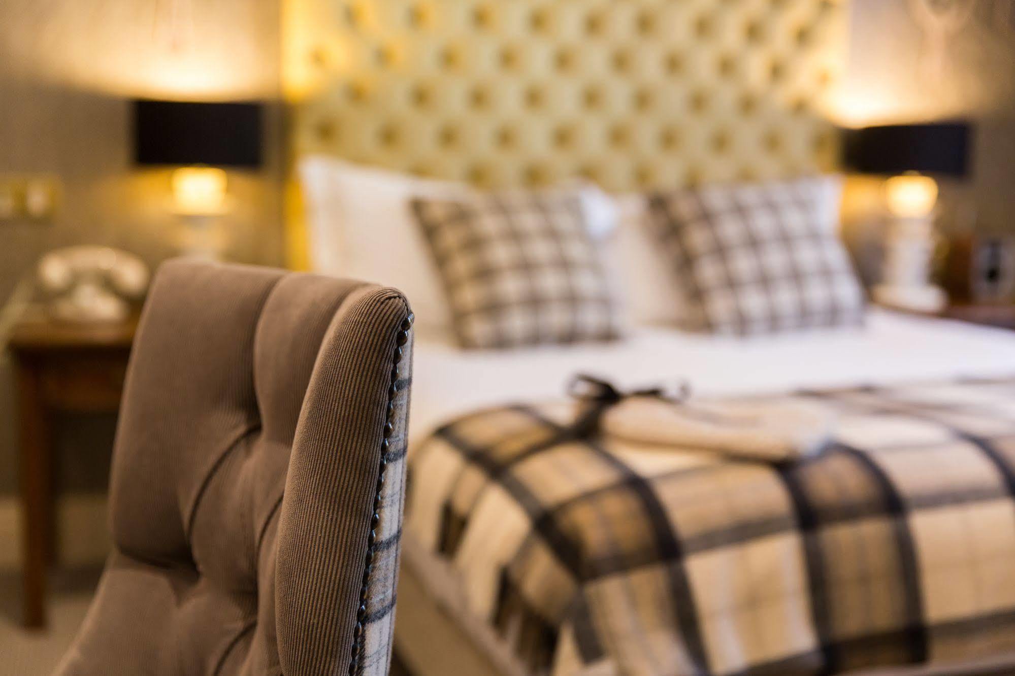 Hotel The Millstone, Mellor Blackburn  Esterno foto A bedroom at the hotel